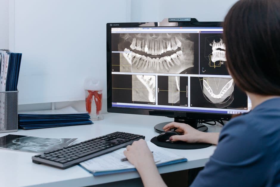 Dental Diagnosis: How to Handle Conflicting Opinions
